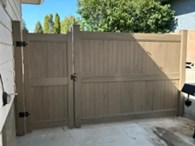 vinyl fence installation